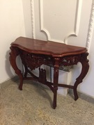 Rzeźbiony stolik przyścienny, toaletka