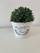 Dekoracja na stół doniczka i sztuczne kwiaty