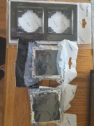 Czarna szklanka ramka + 2x gniazdka z klapka