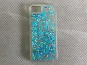 Etui do iPhone 7/8/SE 2020 z pływającym brokatem