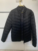 Przejściowa czarna kurtka puchowa 4F