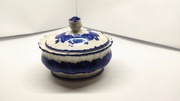 Porcelanowa szkatułka, pudełeczko