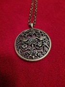 Efektowny duży ażurowy  wisiorek zawieszka z łańcuszkiem. 