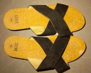 Cleve: lekkie czarne klapki damskie na korku 40