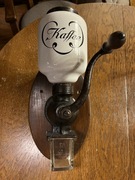 mlynek do kawy - secesja / porcelana