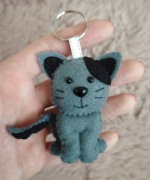 Szary kot, słodki kotek, kociarze, brelok do kluczy, rękodzieło