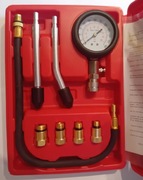 Manometr ciśnienia, sprawdzanie kompresji, sprężanie cylindrów itp.