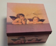 Trzy pudełka z Aniołkami