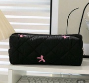 Piórnik z Dekoracyjną Kokardką – Duża Pojemność