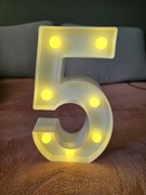 Podświetlana cyferka cyfra pięć 5 biała lampka led na baterie