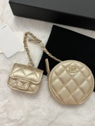 Portfel etui na AirPods Chanel