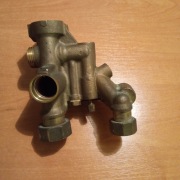 Hydroblok z zaworem dopuszczania wody kotła Junkers Ceraclass 