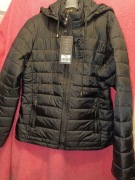 EMT: czarna lekka kurtka 42/44