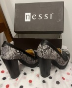 Czarne-Białe Skórzane Buty na Obcasie Nessi 