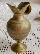 Dzbanuszek, wazonik, flakonik, mosiądz.