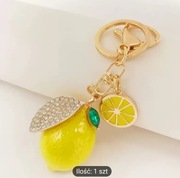 Brelok Cytrynka, złoty kolor, sztuczne diamenciki.
