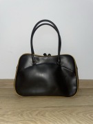 Ciemnobrązowa torebka Prada 