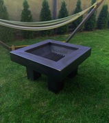 Solidne palenisko ogrodowe malowane z wysuwanym popielnikiem 74x74 cm