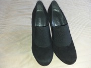 Szpilki zamszowe Intershoe