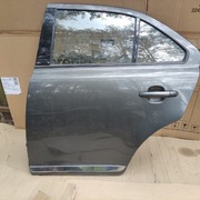 Suzuki kizashi drzwi tylne lewe