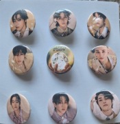 9x pin Stray Kids Hollow + gratis naklejki