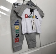 Komplet T-shirt spodnie dresowe Bench 74 cm 6-9 m