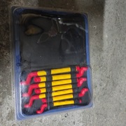 Zestaw izolowanych kluczy Nowy.