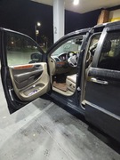 Ładny Chrysler Town Country 2015