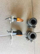 Uniwersalny uchwyt lampy motocykla 32-34mm wraz z kierunkowskazami