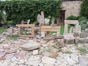 Piaskowiec stary schody koryta płyty chodnikowe