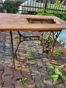 Stolik z maszyny do szycia SINGER