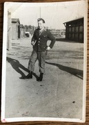 Zdjęcie żołnierza koszary ? 1946 r 