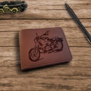 Prezent dla motocyklisty Portfel z motocyklem z grawerem skórzany handmade