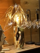 Złota lampa stołowa - JAW Design 