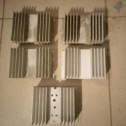 5 szt radiatorów aluminiowych PRL + obudowa do konstrukcji elektronicznych.