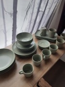 IKEA FARGKLAR serwis obiadowy+kawowy PISTACJA  4os / 32el