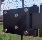 Zawias do paneli ogrodzeniowych