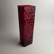 Wazon w rubinowym kolorze Lausitzer autorstwa Ingrid Morche  - unikat