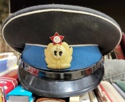 Czapka sowiecka.............