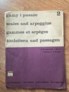 Gamy i pasaże na fortepian tom 2 