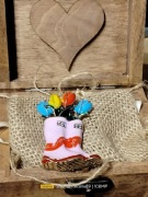 Broszka wiosenna kalosze tulipany dzień mamy