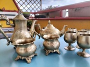 Mosiężny serwis kawowy kieliszki Plater angielski posrebrzany