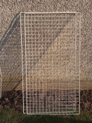 Krata ekspozycyjna sklepowa biała 2 sztuki kraty na towar ekspozycyjne