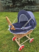 Wózek wiklinowy dla lalek 