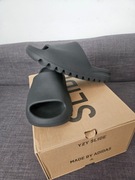 Yeezy Slide Onyx Oryginał r. 42 (wypadają na 39-40) + pudełko