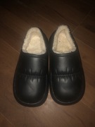 Wygodne ocieplane kapcie nowe