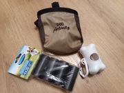 zestaw spacerowy dla psa: woreczki z podajnikiem i saszetka na smaczki