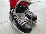 Łyżwy BAUER VAPOR x3.7,dł wkladki 25,1 cm,6 D,rozmiar 40,5