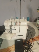 Overlock Victoria czteronitkowy