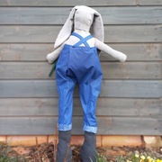 Królik wielkanocny stojący